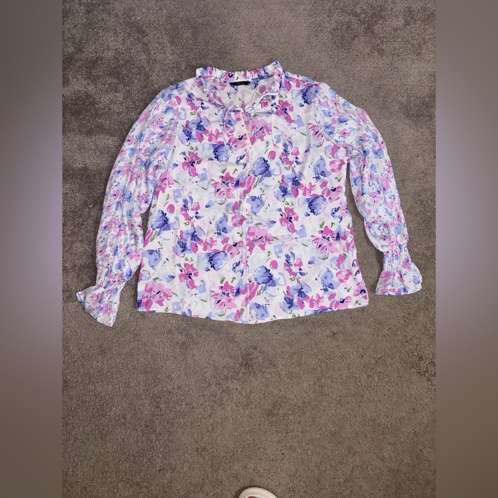 Dokotoo Women's XL White Floral Print Long‎ Sleeve Ruffle Trim Button
Front NEW
